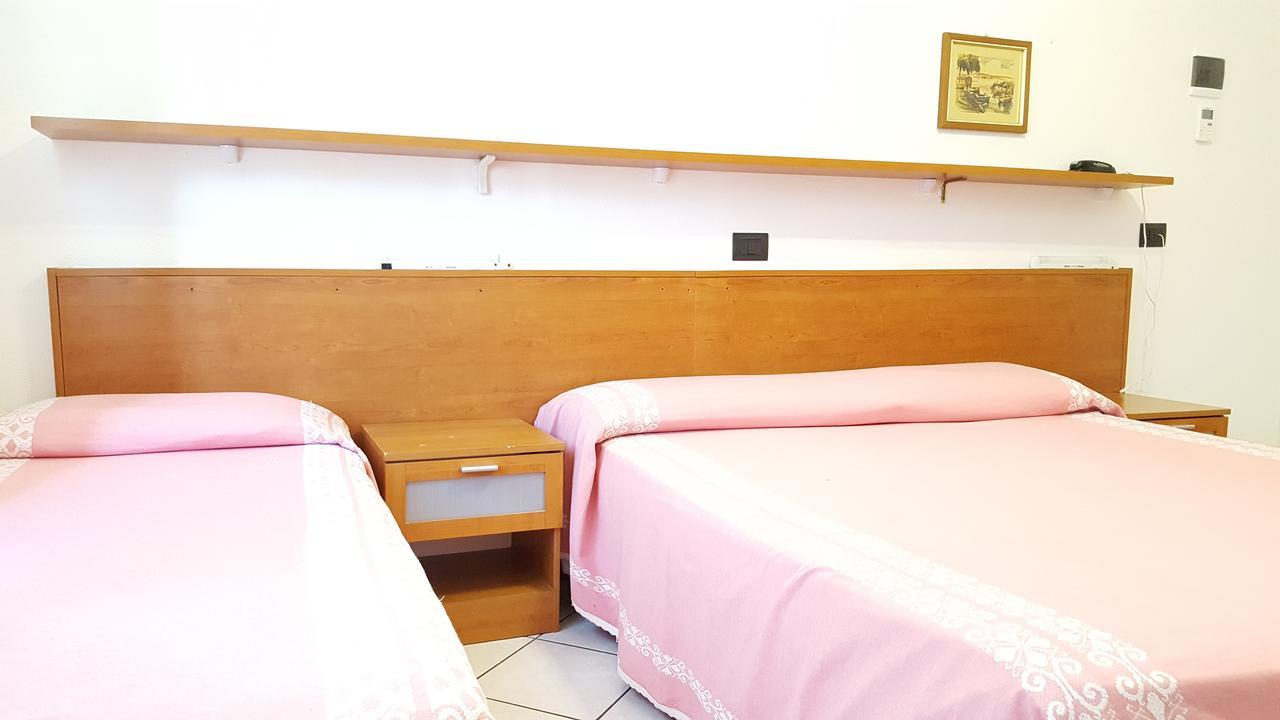 Hotel Fortuna サン・バルトロメーオ・アル・マーレ エクステリア 写真
